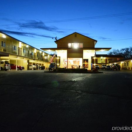 Economy Inn Хермистон Экстерьер фото