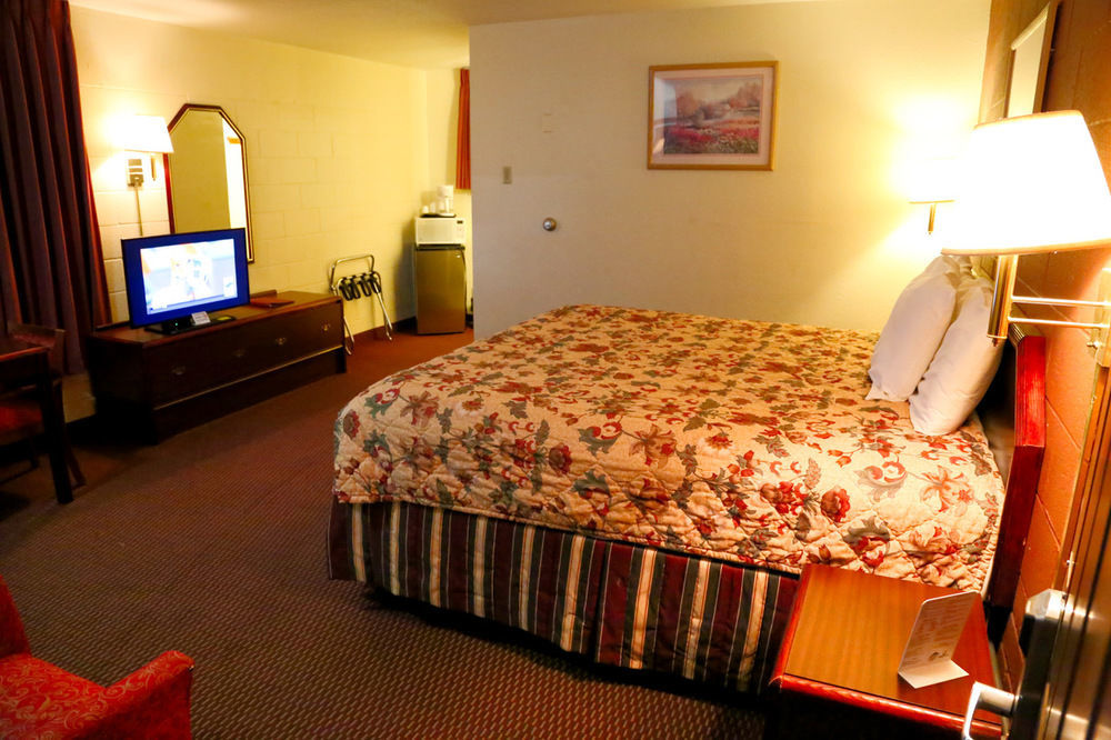Economy Inn Хермистон Экстерьер фото